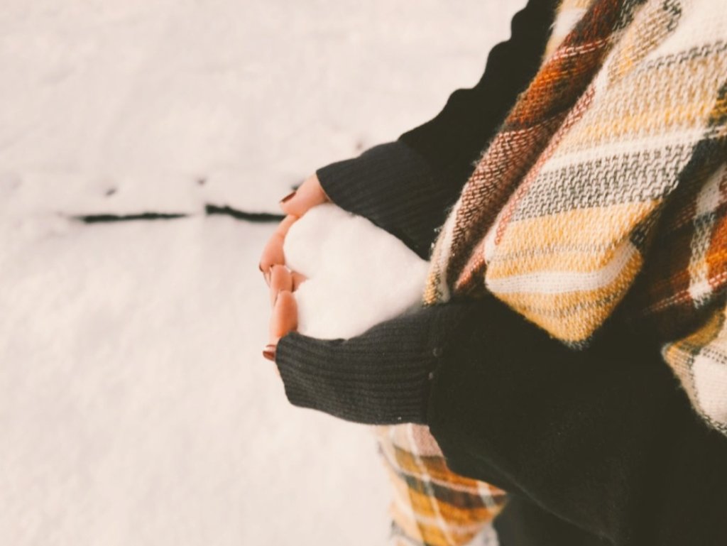 12月26日(木)甲子・一白・九星陽遁始め・天赦日・一粒万倍日・天恩日・往亡日・赤口・建・奎。今年最後の、よろづよしの大吉日。クリスマスに言いそびれた告白は今日中にすべき。何か事を起こす前に、大黒天に参拝を。財布を新調すると、年明けから金運に恵まれそうです。良い一日を。#明日の九星暦