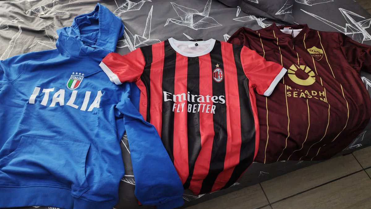 pipechuncho813's tweet photo. @gonzalofullu Me convirtieron en italiano 🇮🇹 #azurro #milan #roma https://t.co/GBM0wcZy7c