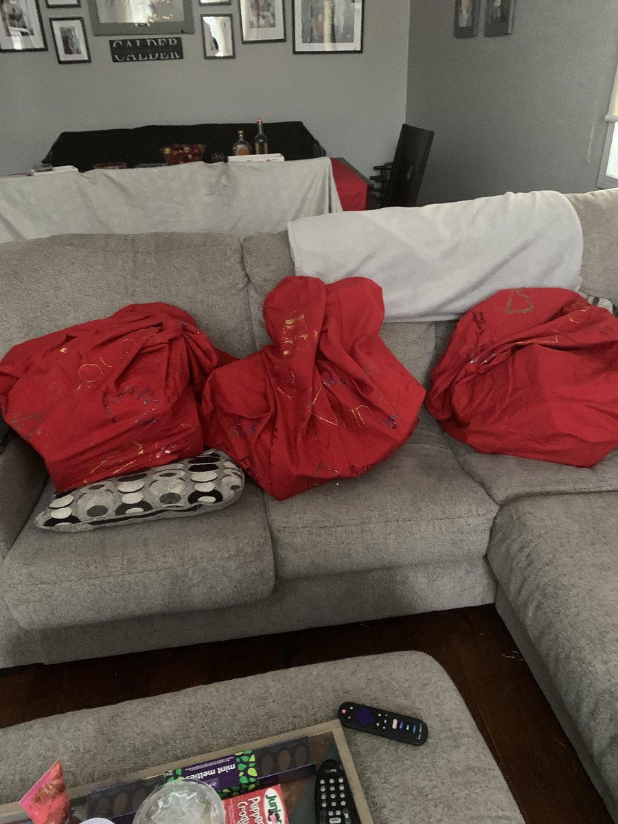 Santa was here but unlike previous years it is after 9 and none of the boys are up yet <a href="/CalderLogan/">Logan Calder</a> <a href="/KianCalder05/">Kian Calder</a> <a href="/evancalder05/">Evan</a> <a href="/calds19/">Suzanne Calder</a> #MerryChristmas