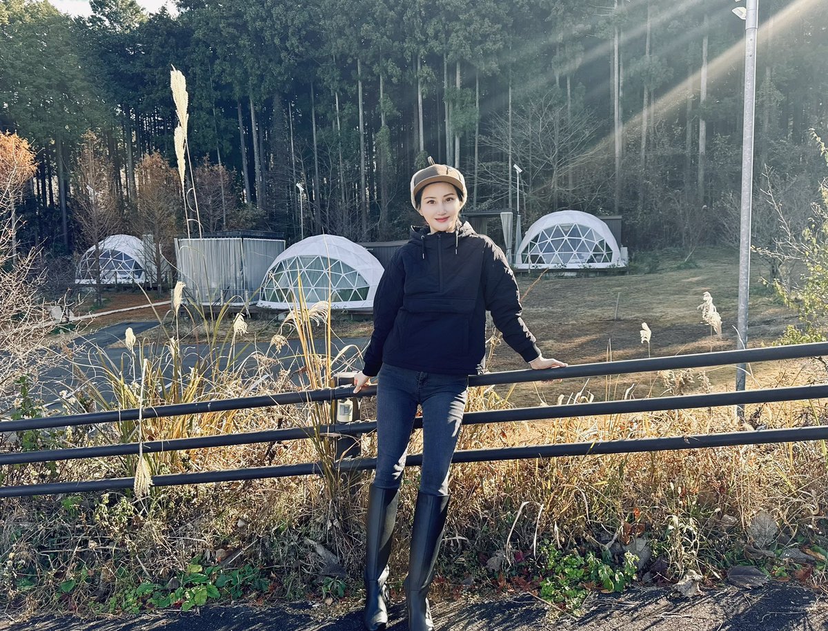 Merry Christmas 🎄
 
First time camping 🏕️ 

Feeling extra blessed with the magnificent view of Mount Fuji ❤️