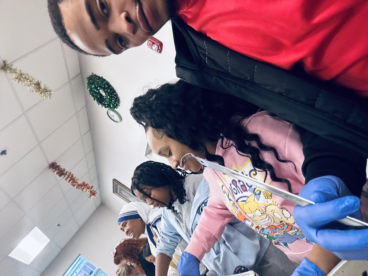 Got a chance to do a good thing today with this superstar! ❤️

Happy Holidays to all 🙏🏽