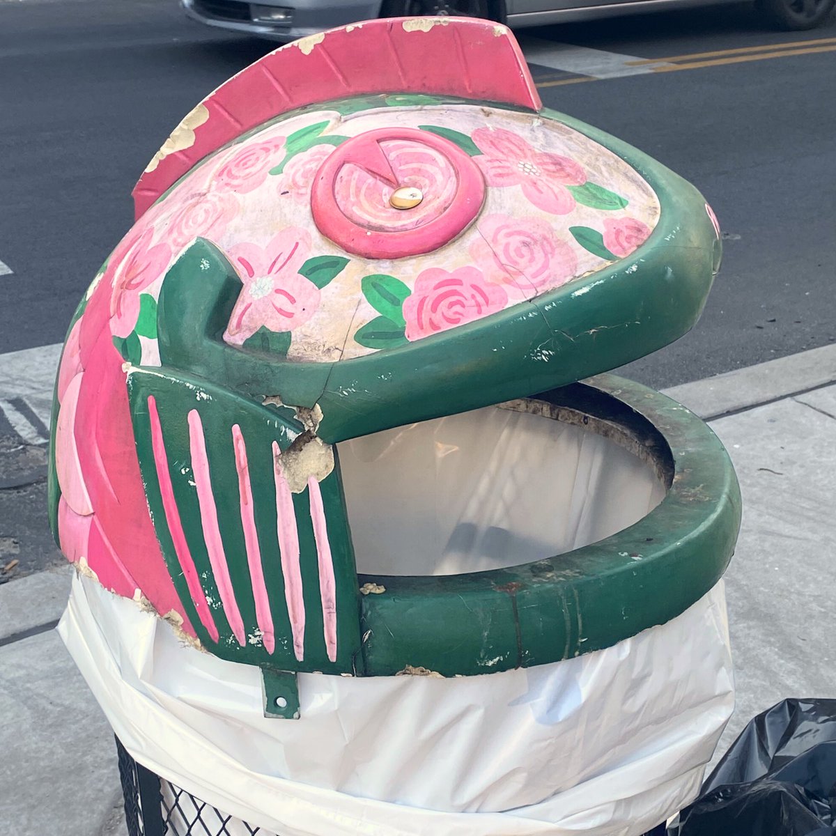 Merry Christmas and happy first night of Hanukkah, neighbors! Today is a federal holiday, so trash collection will be delayed one day this week. Practice delayed trashification as you celebrate with your loved ones today!

#christmas #hanukkah #fishtown #TrashDay