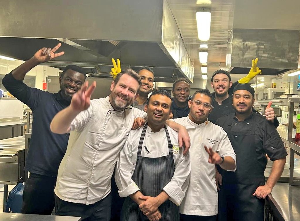 Blessed to be working with this crew,tbf be lying to say I love  working Christmas,but when you can have a bit of craic and know you've done a job well can't get be too bad either,done  and dusted  tomorrow we go again,time to chill ,Christmas wishes to a sound oul bunch on here