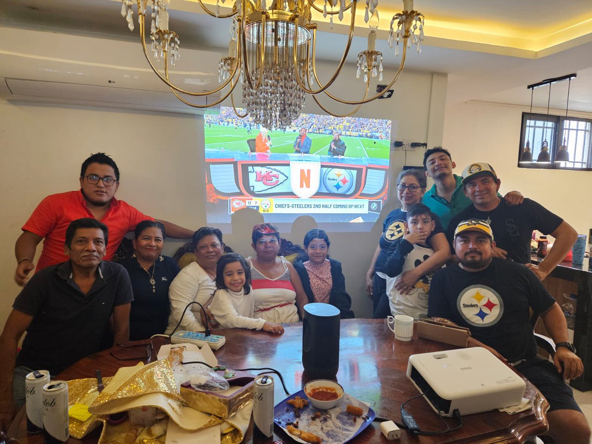 anacp1095's tweet photo. @netflix all I want for Christmas is Steelers’s win 🎄💕🙏🏽 greetings from Tabasco, Mexico 🇲🇽 https://t.co/h21ots3K2e