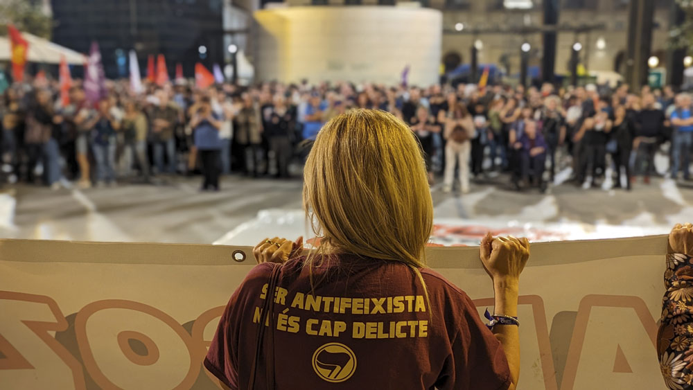 En abril, los seis de Zaragoza comenzaron a entrar en prisión. "Dejarles caer es permitir que gane el odio", escribía <a href="/igoiz17/">Iker G. Izagirre</a>: arainfo.org/los-seis-de-za…

Aquí todas las noticias del especial <a href="/Libertad6Zgz/">Libertad 6 de Zaragoza</a>: arainfo.org/category/espec…