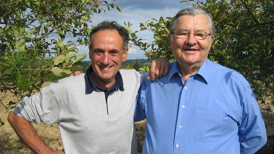 Allons voir si Jean-Marie Pelt, formidable raconteur du vivant, veut bien depuis les cieux, peut-être roses, nous raconter la rose.
Faites vous du bien avec ce #CO2MonAmour presque à l’eau de rose
👉radiofrance.fr/franceinter/po…