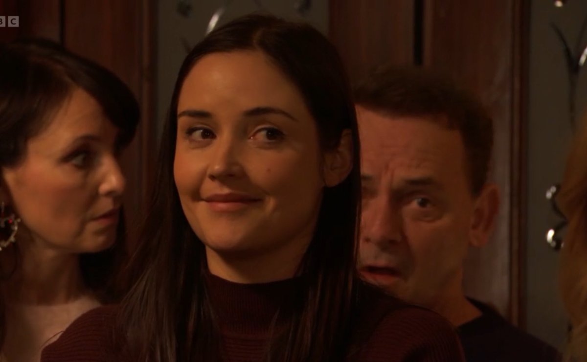 Lauren is the Queen of Christmas #eastenders