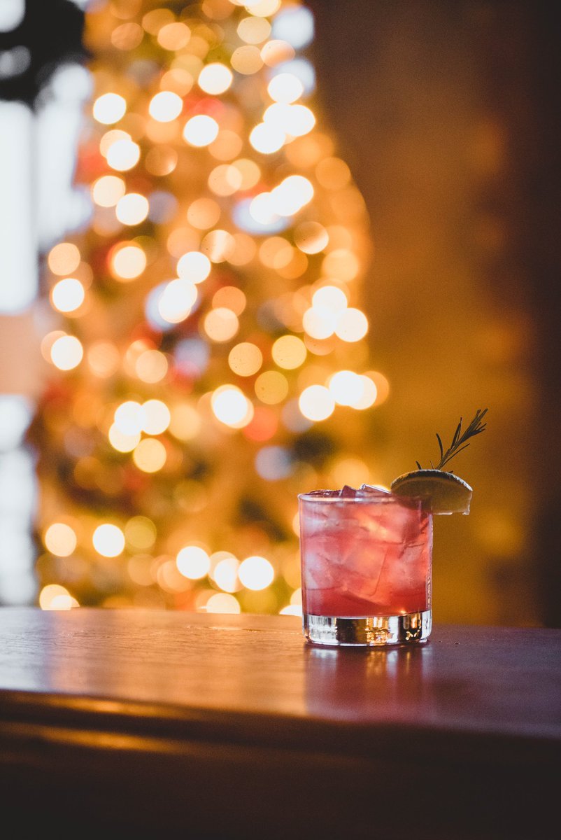 Tis the season to eat, drink, and be merry! Happy holidays! 🎄