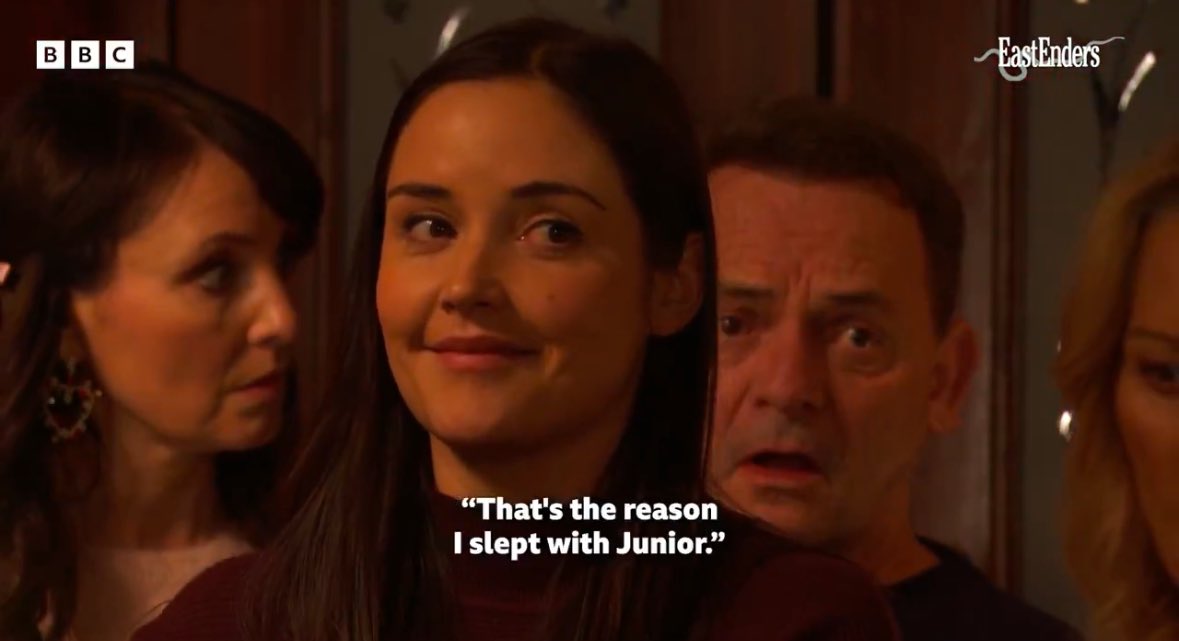 you know a Merry Christmas hates to see Lauren Branning coming #EastEnders