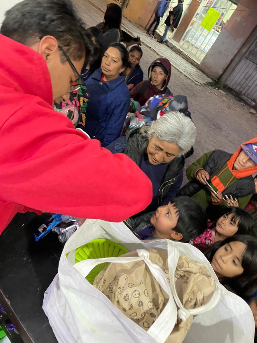 Compartimos la Cena Navideña en la zona Chinampera de Xochimilco, más de 100 familias beneficiadas esta noche de compartir…
Gracias <a href="/LMadrinas/">Las Madrinas</a> 

¡Todos merecemos una feliz Navidad!