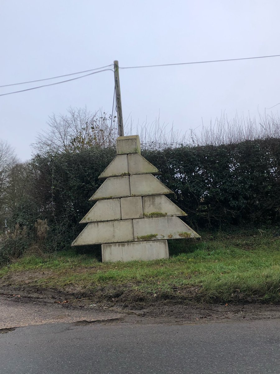 mrsimonharris's tweet photo. @BrutalHouse Happy Concrete Christmas! (Pic from my local concrete specialist) https://t.co/9Ia5N7KMPY