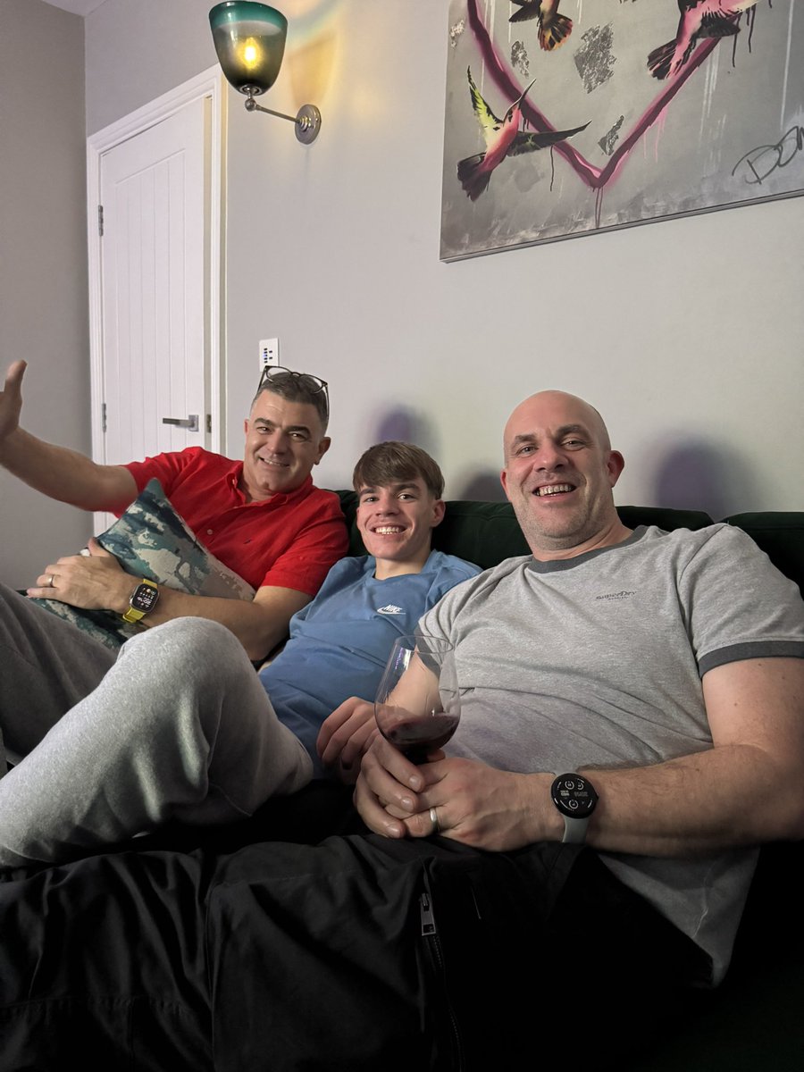 All the way from Lymm, Cheshire, UK 🙌🏻. Go Chiefs! Merry Christmas <a href="/drewbrees/">Drew Brees</a> #NFLGAMEDAY #netflix