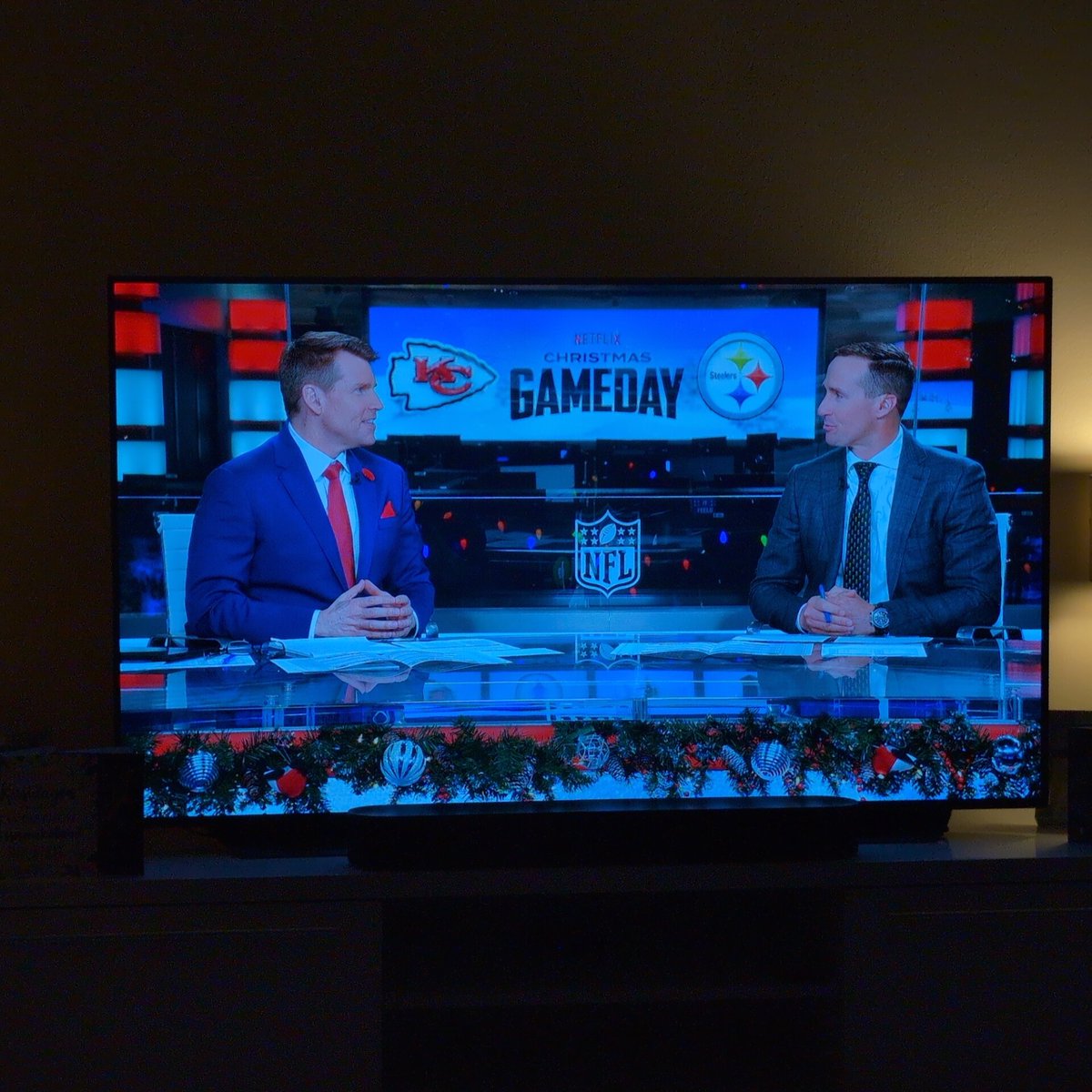 manacho17's tweet photo. #NFLonNetflix @drewbrees @ScottHanson  Watching y'all all the way from The Netherlands #Netherlands https://t.co/XEK8XNFigu