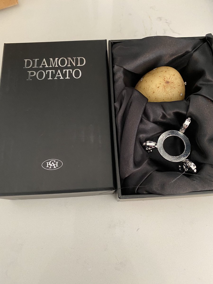 squeek93's tweet image. Thanks @CAH it’s exactly what I wanted for Christmas!
#DiamondPotato