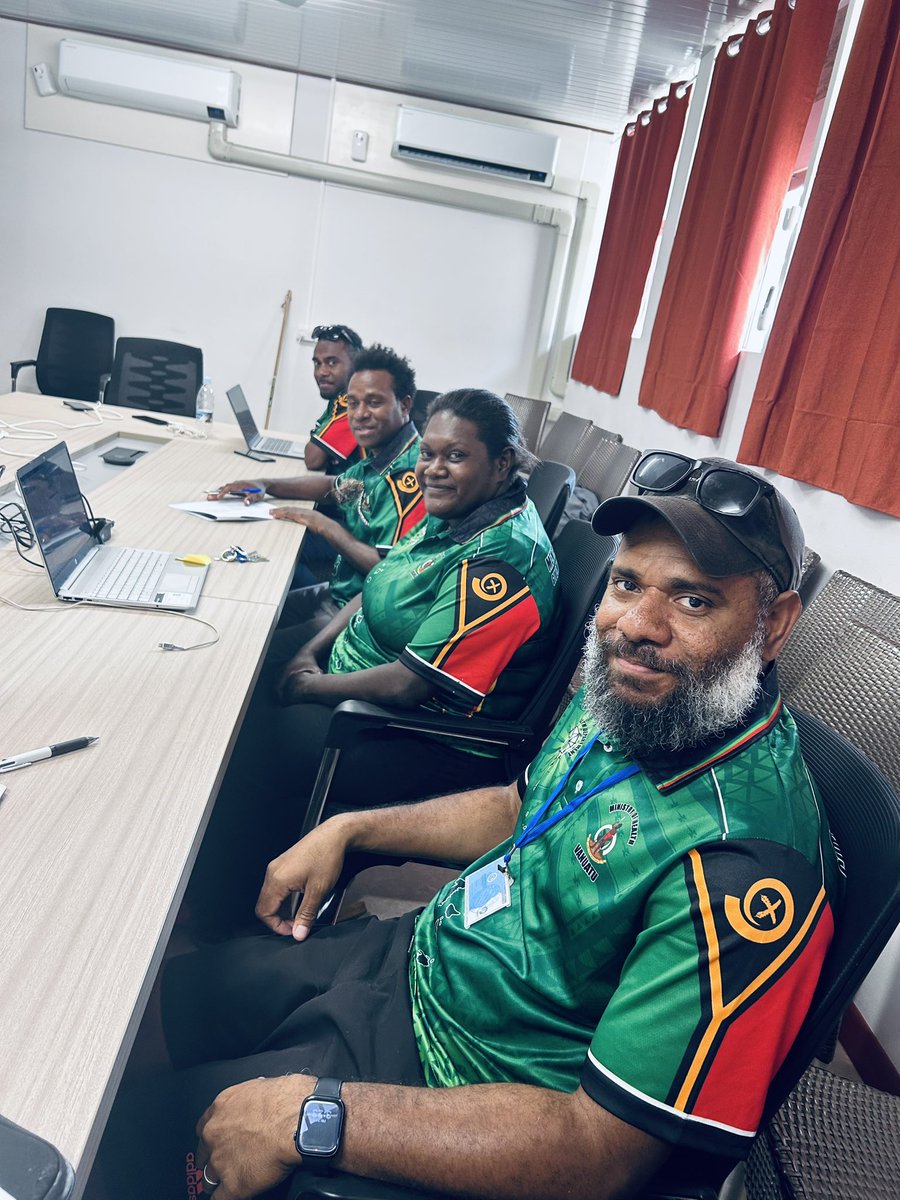 Obed J 🇻🇺 🌴👣🌊 tweet media