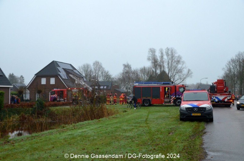 Uitslaande woningbrand in Oude Pekela