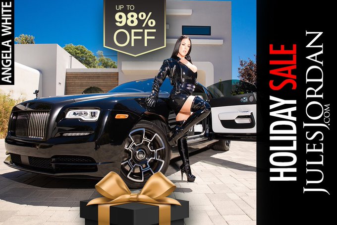 Watch Jules Jordan's leaked NSFW photo on TwXstars