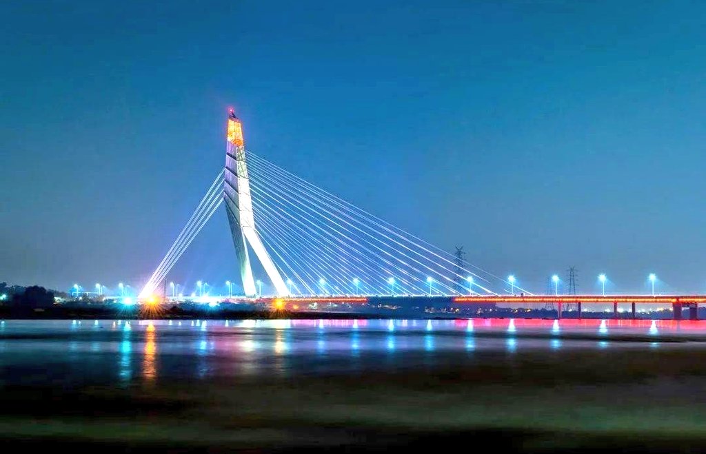 #Development #Policy #Delhi 
Completed Flyover✅ 
🔹 Anand Vihar 
🔸 Signature Bridge
🔹Shastri Park 
🔸 Seelampur 
🔹Mayur Vihar

Under Construction 🏗️ 
🔹Harsh Vihar 
🔸Yamuna Vihar Double Decker