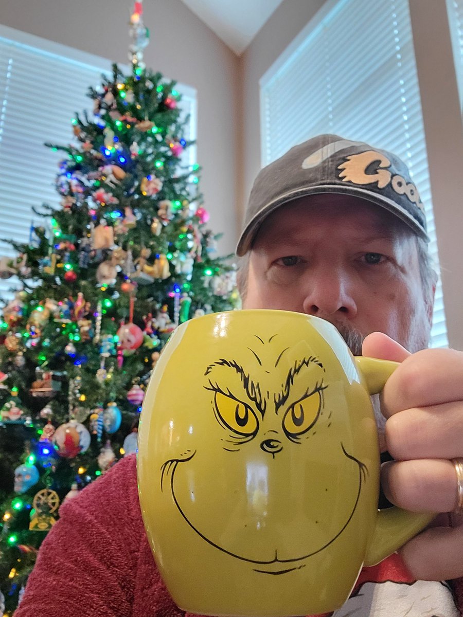 Kezilla's tweet photo. Merry Christmas, ya filthy animals! https://t.co/6FjLayY202