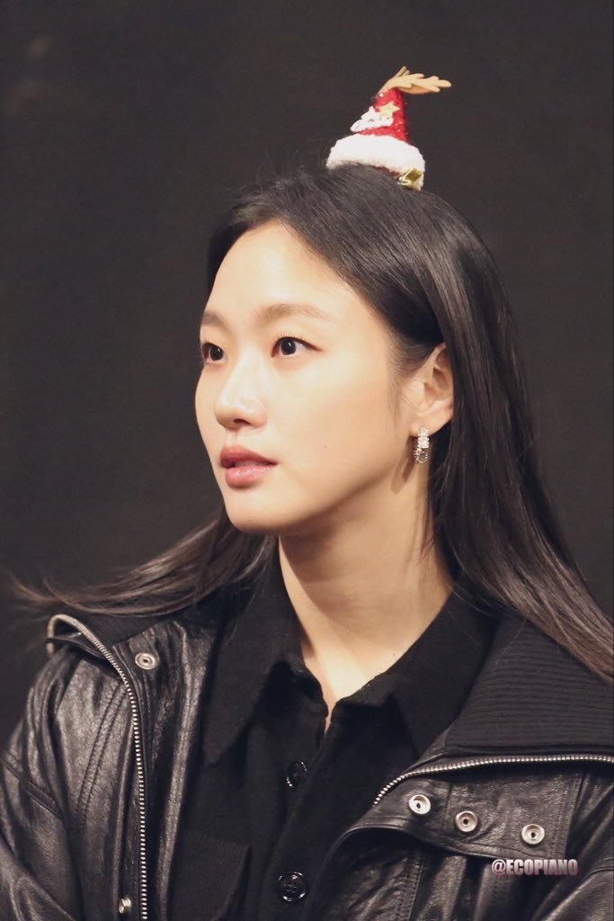kimigoeun's tweet photo. Merry christmas Arjenia 💚 https://t.co/s4yTQkdh2B