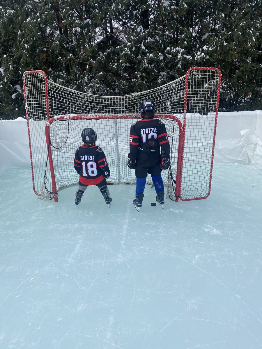 matysee's tweet photo. @timstuetzle18 Frohe Weihnachten !! https://t.co/67oDeCmnVJ