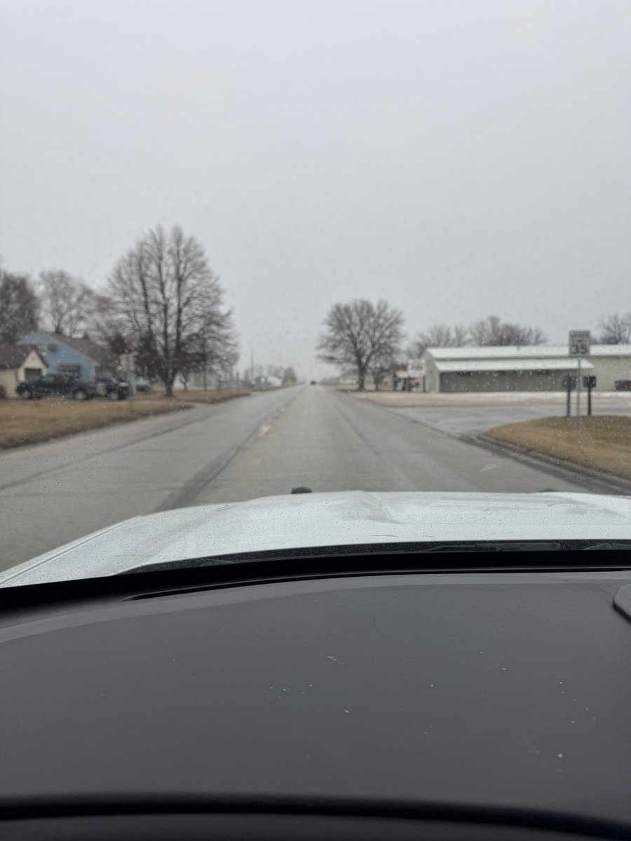 PocahontasPD's tweet photo. Pocahontas has become incredibly slick at this time. There is a light mist falling and it has created a sheet of thin ice making steering and stopping difficult. @NWSDesMoines https://t.co/xjADAz8LAx
