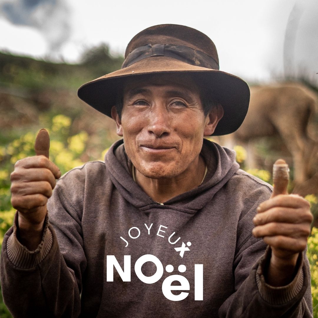 🎄✨ Joyeux Noël de la part de l'équipe d'Iles de Paix ! ✨🎄
Que ce Noël soit l’occasion de renforcer notre engagement pour un monde plus juste. Merci à toutes celles et ceux qui, à travers leurs gestes de générosité, font de cette solidarité une réalité au quotidien.