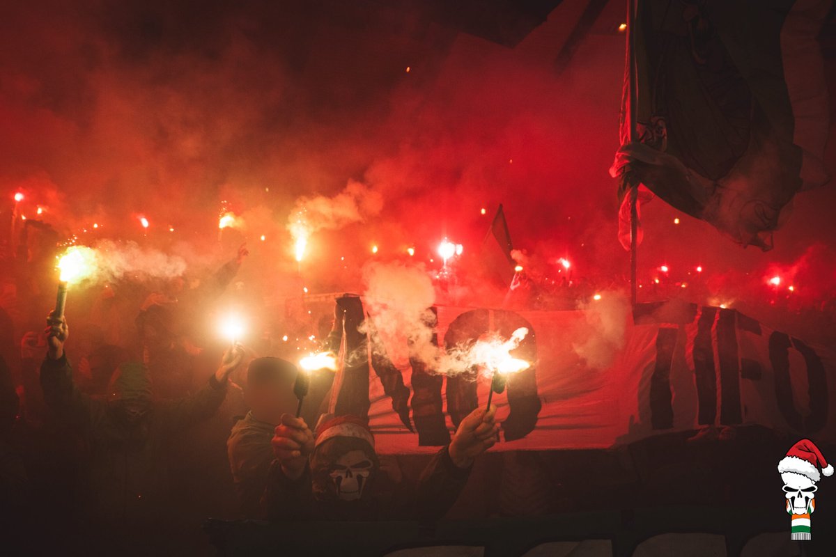 UltrasWorld___'s tweet image. 15.12.2024 | Scottish Cup 🏴󠁧󠁢󠁳󠁣󠁴󠁿💥🏆
Glasgow Celtic vs Rangers FC

#celticfc #greenbrigade #pyroshow