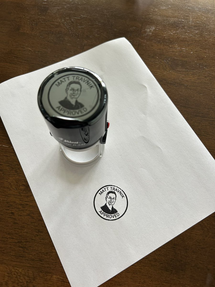 MattTravnik's tweet photo. Best. Gift. Ever! #LydTrav gets me. 😆 #MattTravnikApproved https://t.co/ppGOFpJy2M
