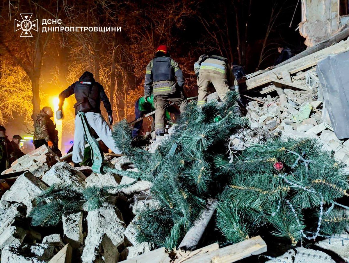sternenko's tweet photo. @generalkellogg Christmas eve. Cause russians are evil. https://t.co/eM966dh6fe