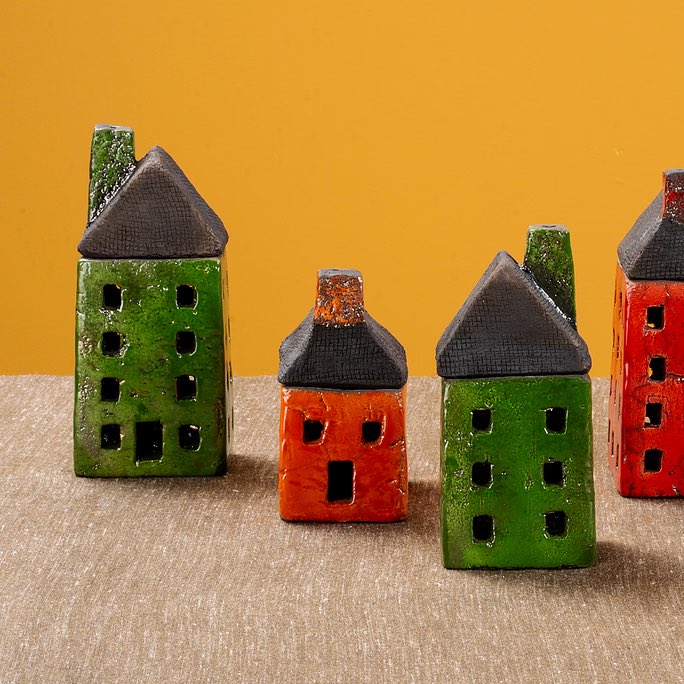 Transform your gifting this year with Tevfik Türen Karagözoğlu’s sculptural ceramics. Handcrafted with precision and passion, these timeless works of art make the perfect gift for those who appreciate beauty and tradition. Make every moment unforgettable.

 #Koleksiyon #Raku