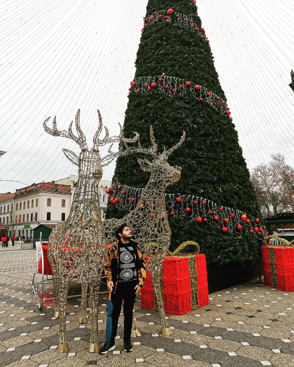 stratulat97's tweet photo. Merry Christmas, Feliz Navidad, Crăciun Fericit, Srećan Božić
#merrychristmas #feliznavidad #craciunfericit #srecanbozic #papanoel #pinonavideño #christmas #christmastree #brad #pino #jelka #dedamraz #moscraciun #timisoara #craciun #bozic #navidad #santa #santaclaus https://t.co/bqqJBIYjXY