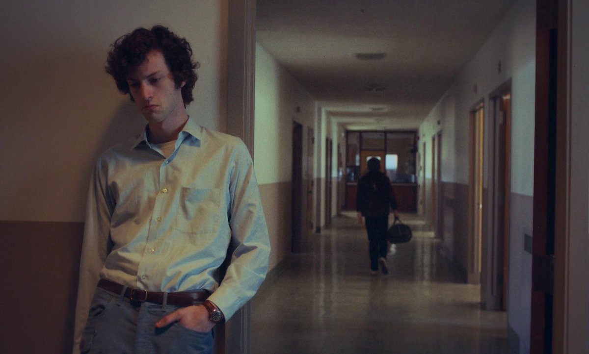 369cinema's tweet image. we're sleeping on our problems, like we solve them in our dreams. we wake up early morning and they're still under the sheets / defencelesss by louis tomlinson 

the holdovers (2023) dir. alexander payne