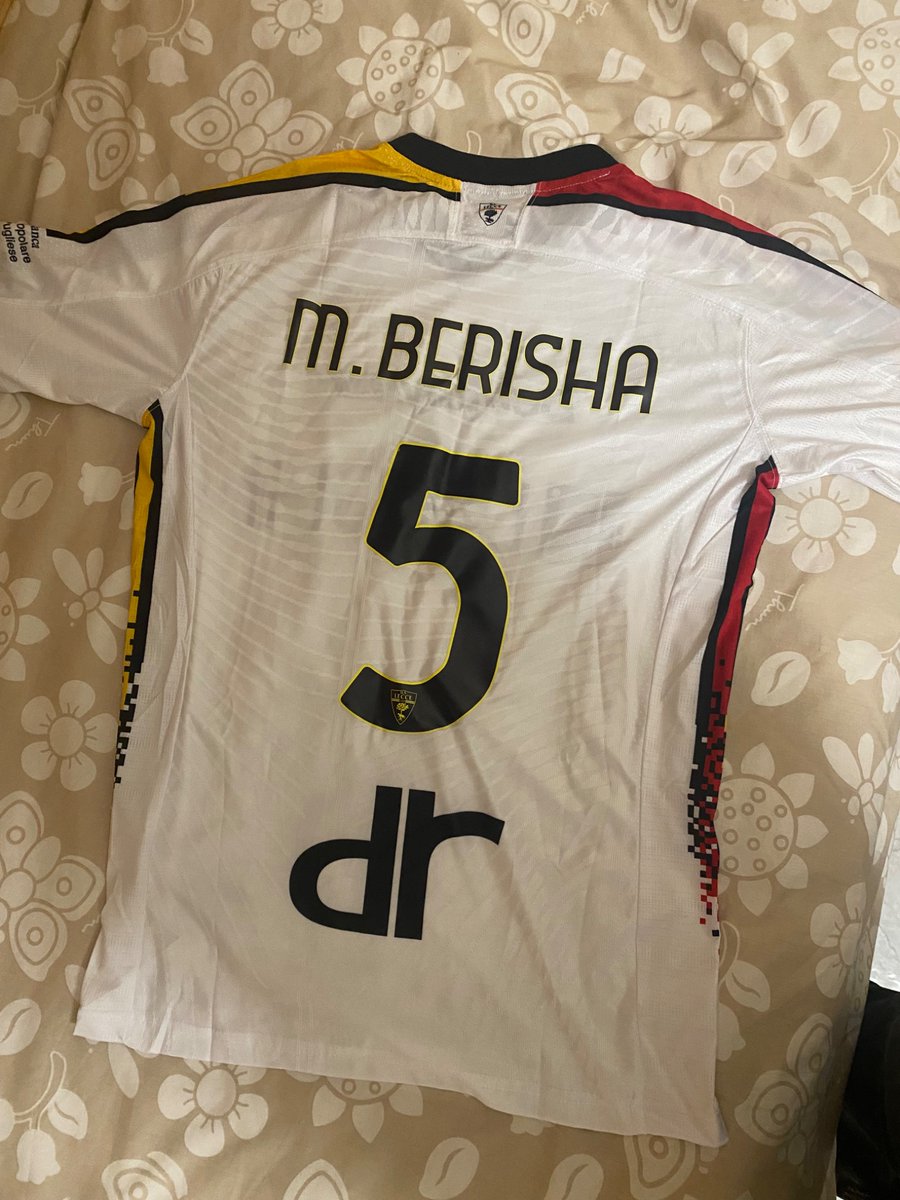Mat_tia96's tweet photo. L’unico regalo da fare quest’anno 
@medonberisha https://t.co/h6oRdnTinQ