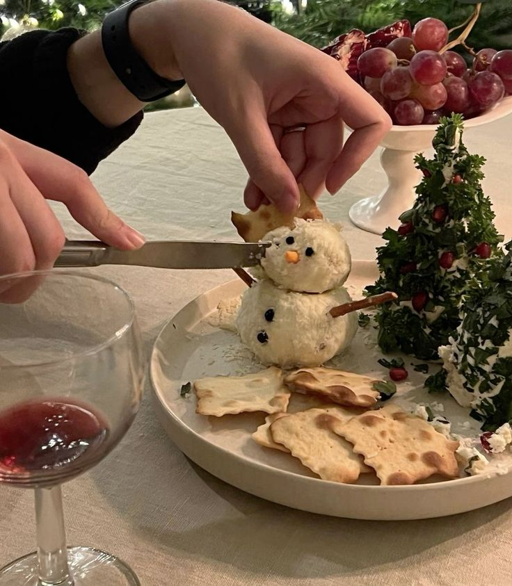 _chmpagne's tweet photo. all i want for christmas is 🧡⛄️🎄

with @kxrnwt_ https://t.co/bZkCvZwuvd