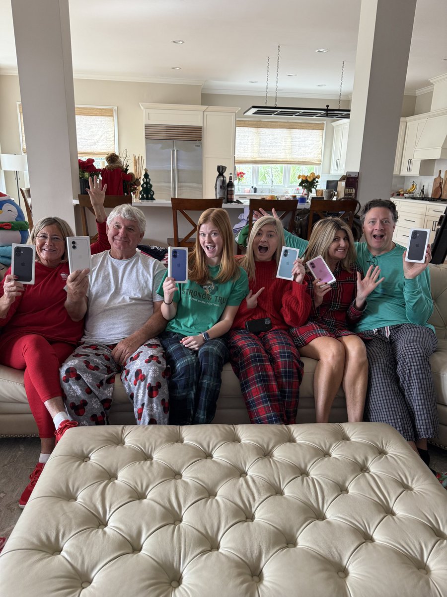 PackAPuncherYT's tweet image. Christmas for the family was a SUCCESS! Thank you guys so much for the support lately, vlog coming soon. Merry Christmas! 🎄❤️