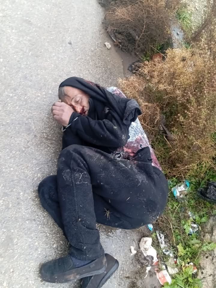 KurdIsrail's tweet image. 🔴A civilian was executed in the city of Jericho in the Idlib countryside by Islamic terrorist factions on charges of dealing with the former Syrian regime. A barrage of bullets was fired at him and his body was thrown on the side of the road.
#Rojava_Post