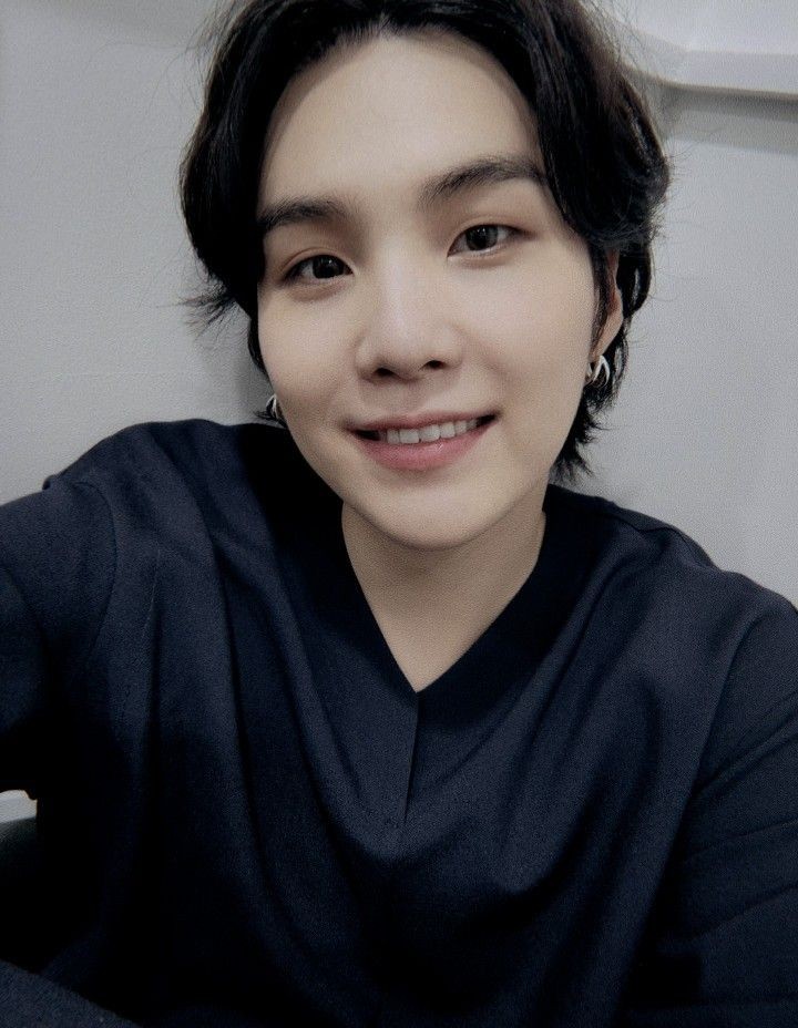 yoongishiibalme's tweet image. Rply "WE LOVE YOU YOONGI" if you can see this post. thank you&amp;lt;33