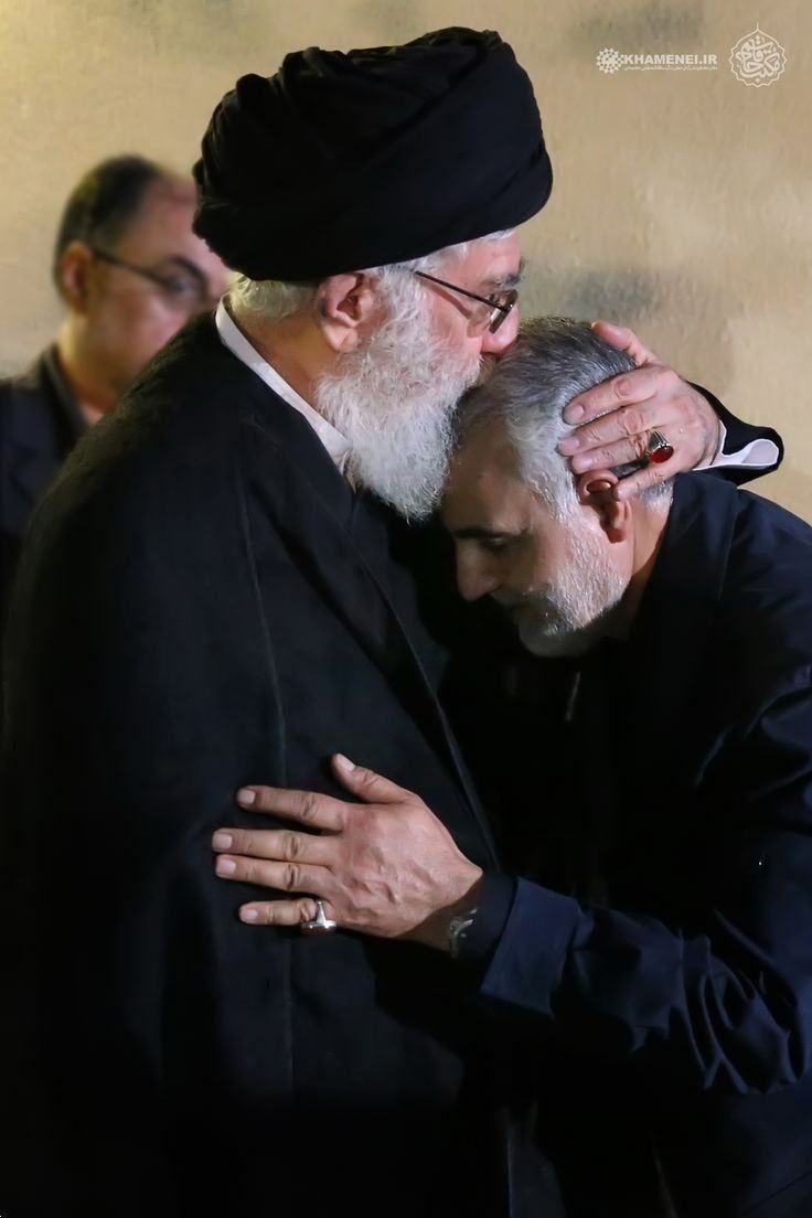 حاج قا.سم: به زودی فتنه‌هایی پیش روی خواهید داشت که کل شه‍ دا آرزوی حضور به جای شما را خواهند داشت!
 آن‌ روز من نیستم، ولی شما پشت آقا را خالی نکنید.

شادی روح مطهر شه‍ دا صلوات 
#همسفر_من