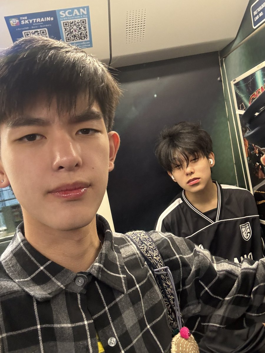 fairryfairrr's tweet photo. นักเตะแข้งสายฟ้า https://t.co/B0PPTzZmNg