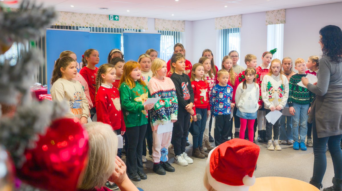 Many thanks to pupils from Ysgol Cymerau, Pwllheli who came to Frondeg before Christmas to celebrate the holiday with tenants. 🎄

They performed a number of festive songs and the children also heard from the tenants who had been working on a project to knit hats for the winter.