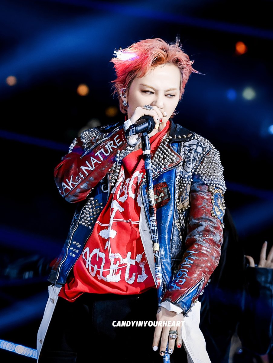 lhviiiviii's tweet photo. [25.12.2024] #GDRAGON at SBS Gayo Daejeon, Inspire Korea, Incheon @IBGDRGN

@ candyinyourheart weibo
https://t.co/sPJMklmkS9 https://t.co/K09iSIDuJ1