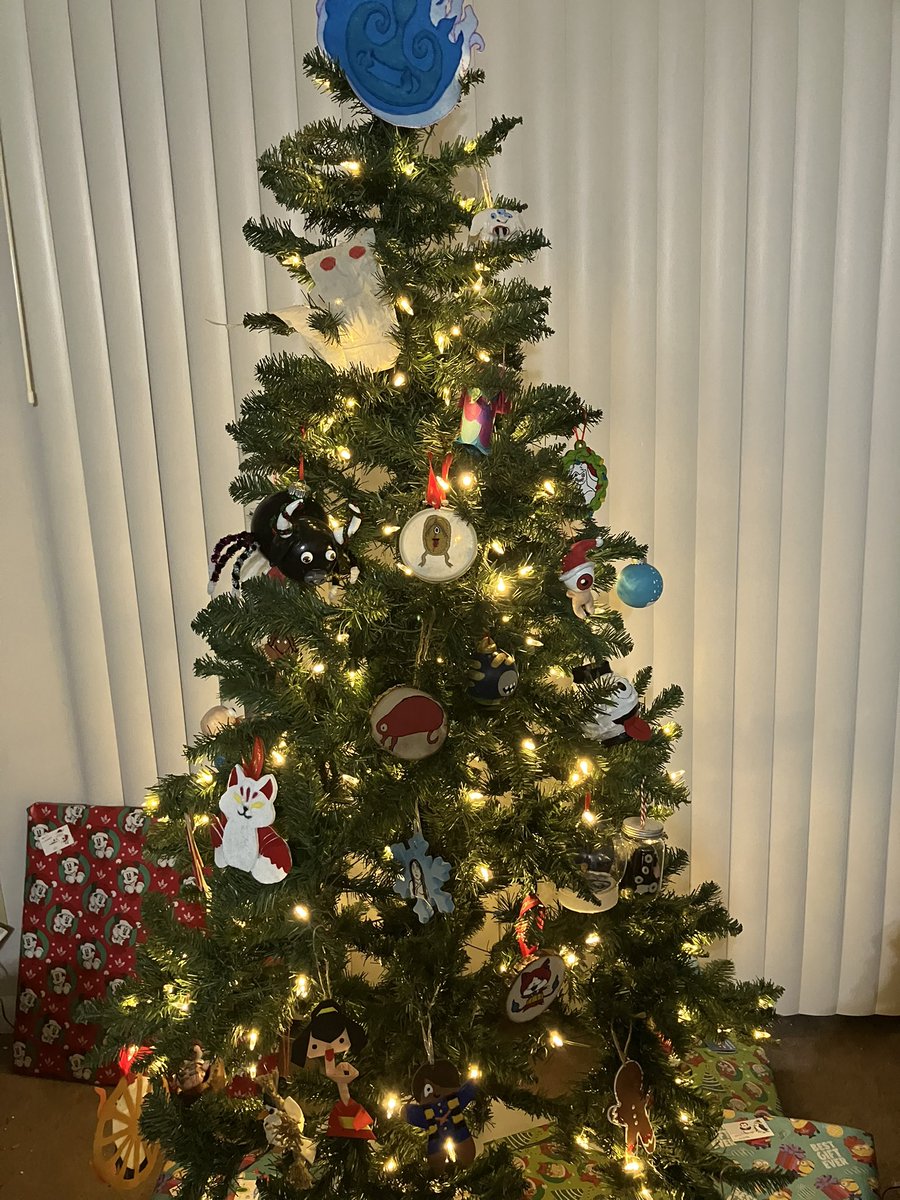 Merry Christmas!

Doing the advent calendar was a lot of fun, but also very stressful. I barely finished the 24th ornament by the 23rd lol.