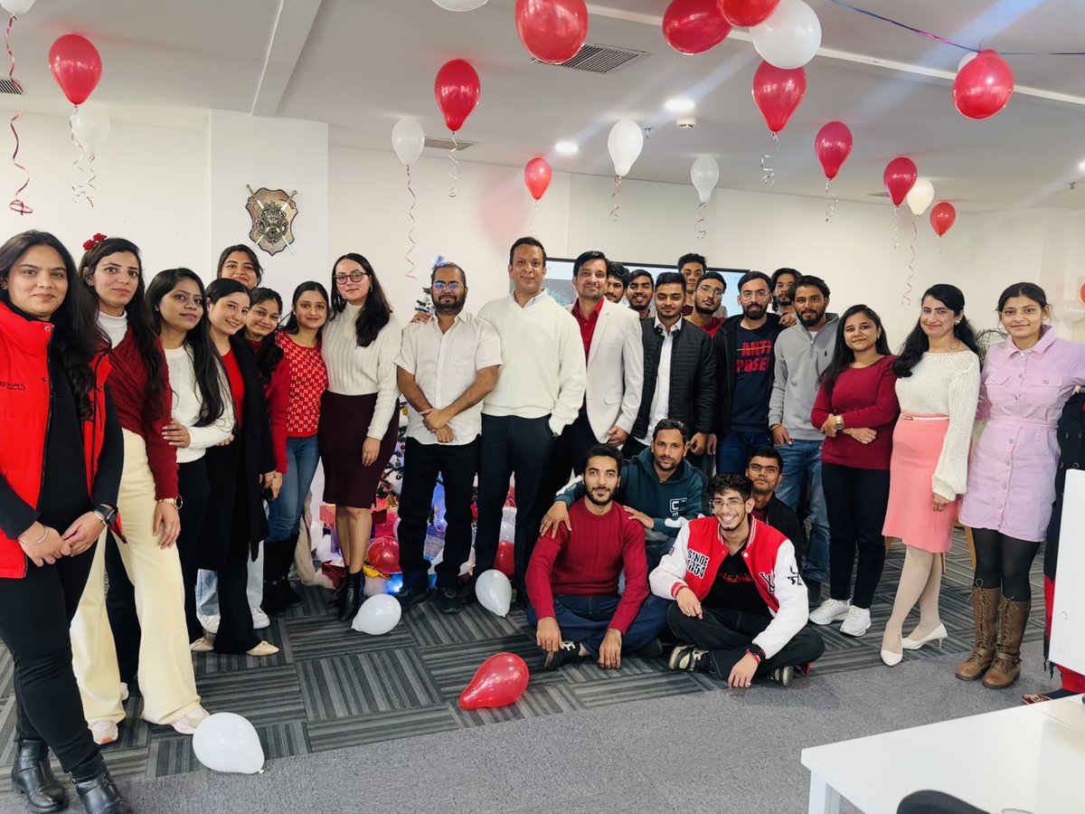 AllHeartWeb's tweet photo. 🎄✨ Spreading joy, love, and festive vibes this holiday season! The AllHeart Web team came together to celebrate Christmas with warmth, smiles, and togetherness. ❤️🎅 #MerryChristmas #TeamCelebration #AllHeartWeb #FestiveSpirit #ChristmasWishes 🎅 #HolidayJoy https://t.co/D8Pb084q9V