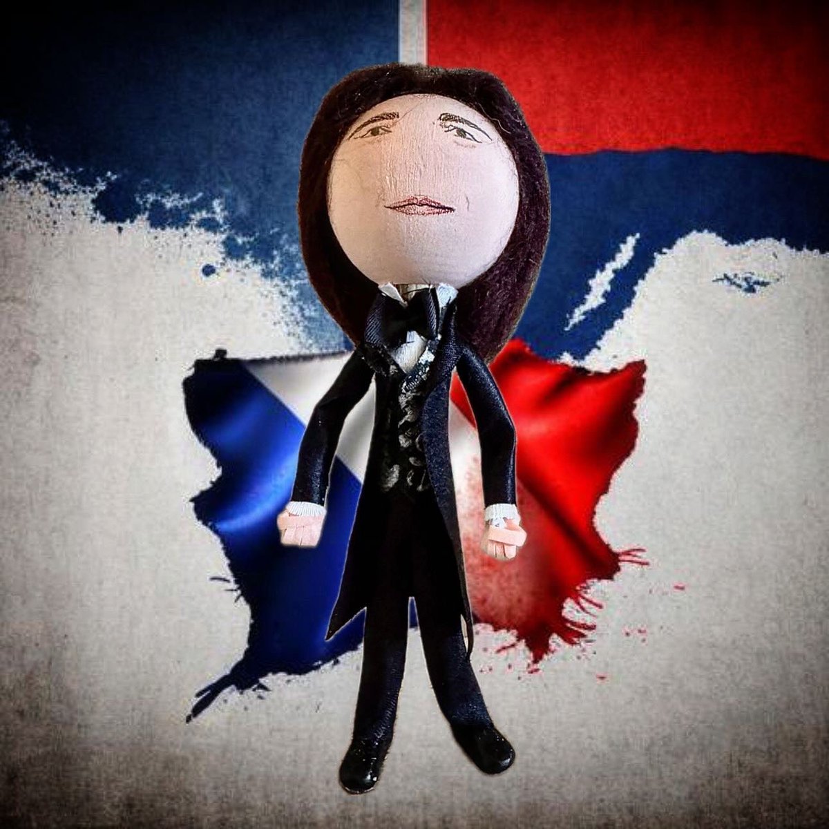 Lots to be thankful for - but being gifted these to complete my <a href="/totallyFabi/">FaBi DaBi Dolls 💙</a> collection is icing on the cake! Mementos of me as Feuilly (my first west end job in <a href="/lesmisofficial/">Les Misérables</a> ) MANY yrs ago &amp; my time in <a href="/WickedUK/">Wicked UK</a>! As always their attention to details is flawless! ❤️🤍💙💚