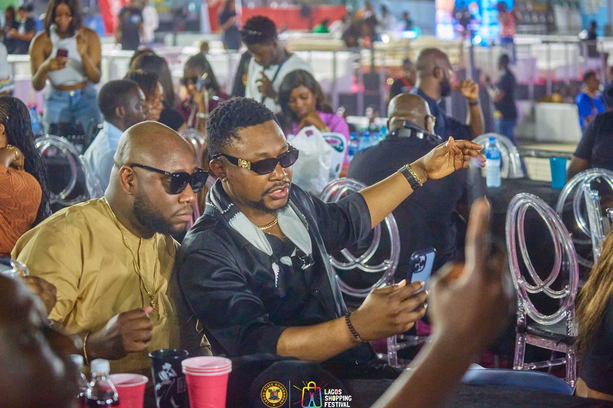LagosShopFest's tweet photo. @djbaddoofficial came with so much Rizz. And we obeyed🥳🙌🔥🔥🔥
#LagosShoppingFestival https://t.co/SfsUDl7GH6