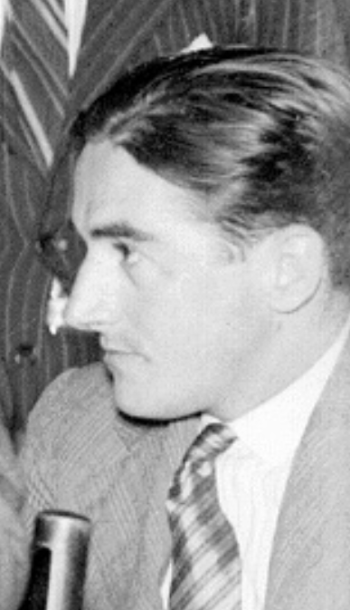 El cronista, Jose Goñi Urriza (Pamplona, 1903- ¿?)
Empleado de la Diputación de Navarra, concejal de Pamplona y miembro destacado del socialismo navarro, partidario del Estatuto Vasco-Navarro. Al iniciarse la guerra lograría escapar a Bilbao, allí ocupó cargo del Gobierno vasco..