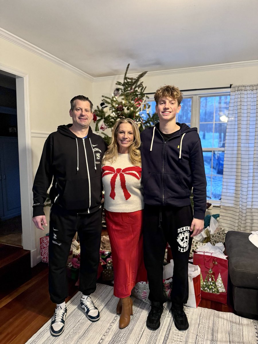 Derek Kellogg tweet media