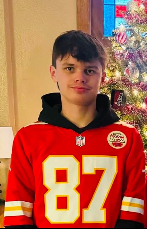 Phil_Cartee's tweet photo. My middle son cut his hair to start a mullet inspired by one of our absolute favorites @Lazarbeam https://t.co/rY8rce1nTx