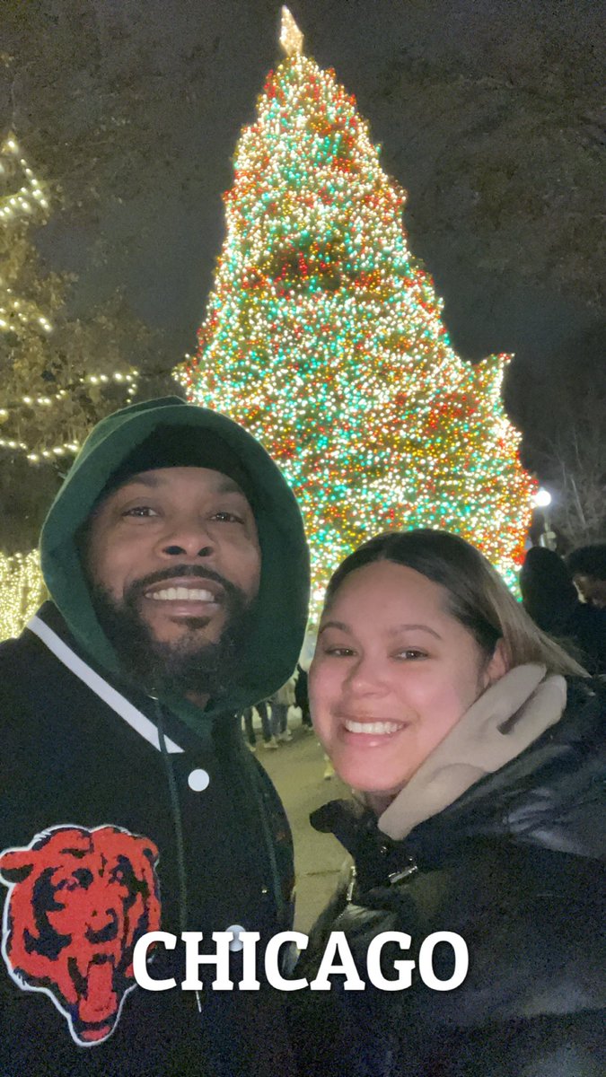 Burnsuttin420's tweet photo. Let’s gooooooo Thursday night🏈@ChicagoBears @NFL #ThePackAlert #DaBears #Christmas https://t.co/k6SJB6zWOP